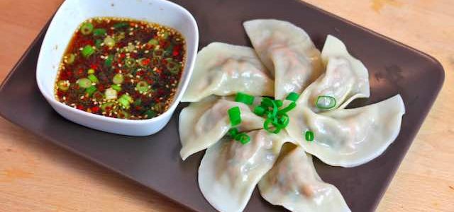 Dumplings - jiaozi salah satu makanan jalanan di cina