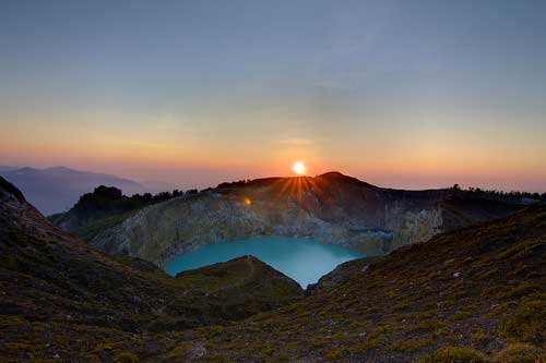 Spot Sunrise Gunung Kelimutu