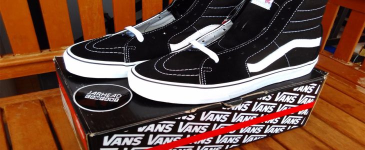 cara membedakan sepatu vans asli dan palsu.