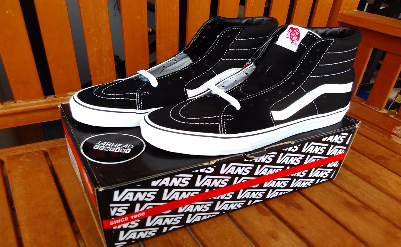 cara membedakan sepatu vans asli dan palsu.